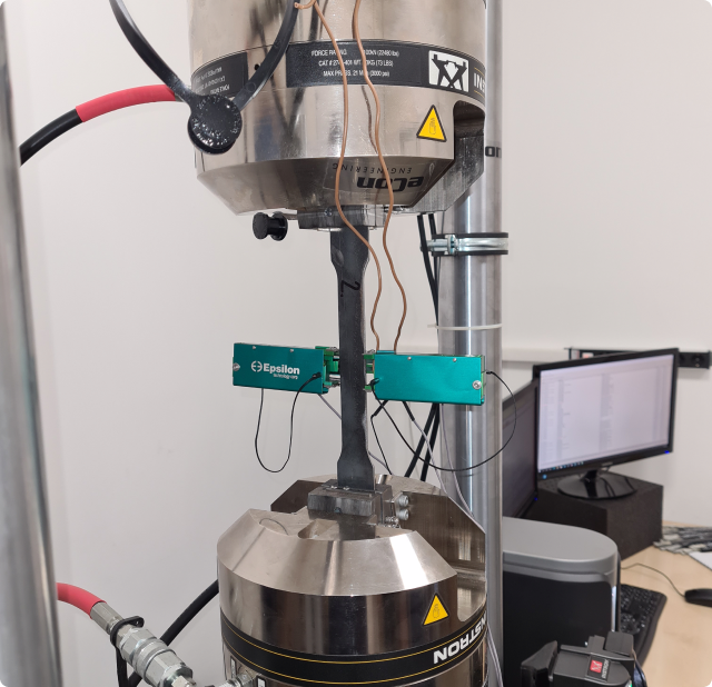 Tensile test in eCon's laboratory